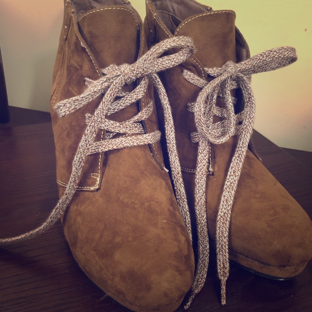 Brown Wedge Suede Booties w/ Shoestrings (br/wh)